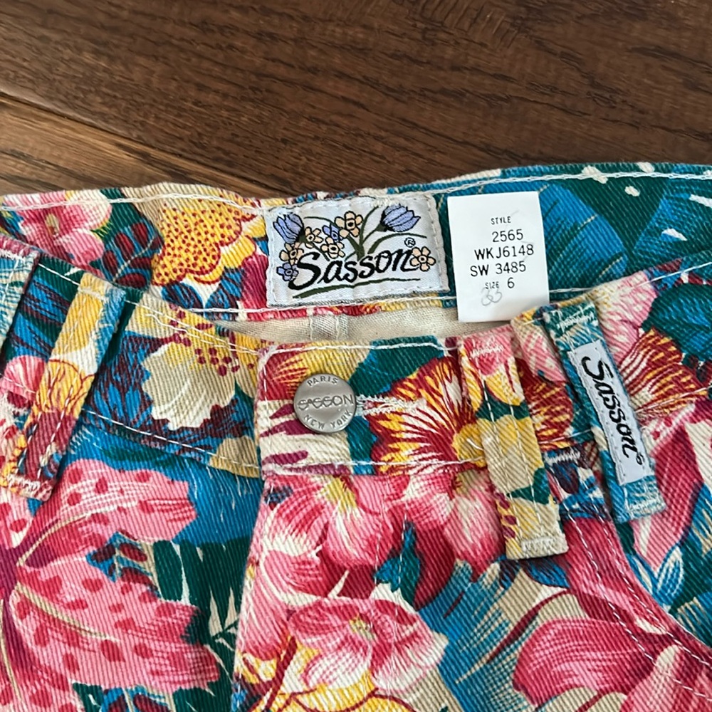 Fun Sasoon Denim Shorts